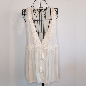 Cupio Cream Tassels Details Sleeveless Tunic Embroidery Top M